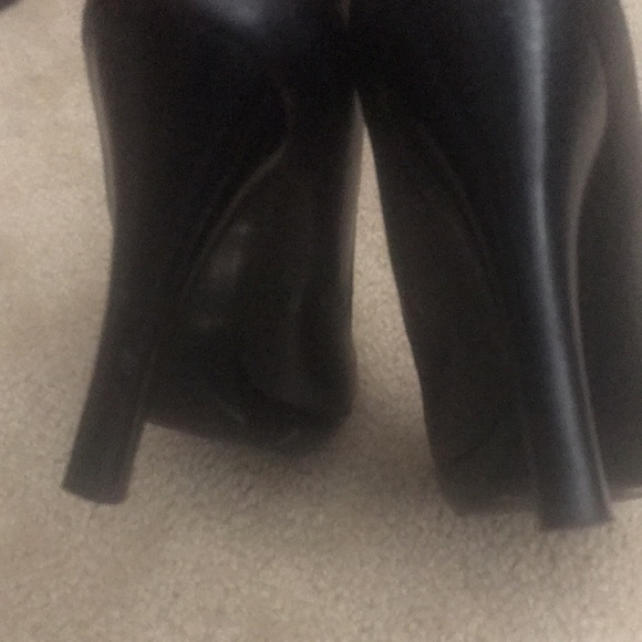 Black Guess Heels - Picture 6 of 8